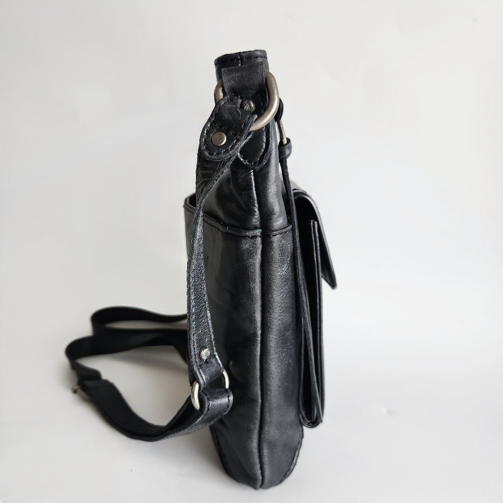 The Sak Ventura Flap Leather Organizer Crossbody Black Mandala Hang Tag - Picture 7 of 14